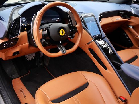 Used 2022 Ferrari Roma image 9