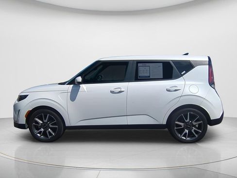 Used 2024 Kia Soul EX w/ Option Group 015 FWD image 8