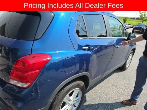 Used 2020 Chevrolet Trax LT w/ LT Convenience Package FWD image 6