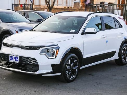 New 2026 Kia Niro Wind FWD image 12