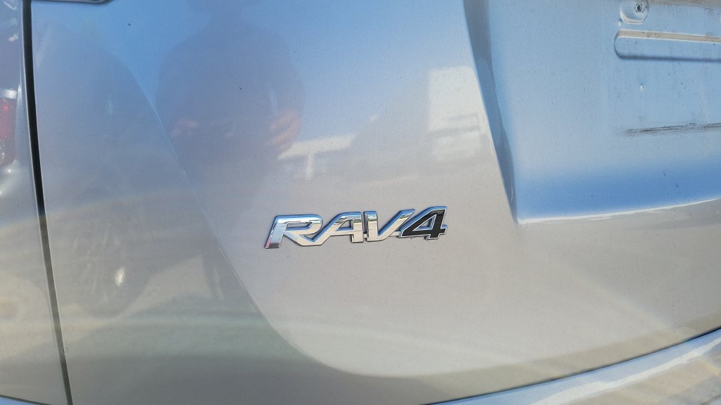 Used 2018 Toyota RAV4 Limited FWD image 6