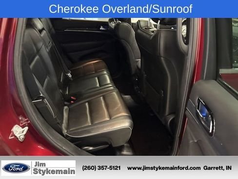 Used 2019 Jeep Grand Cherokee Overland AWD/4WD image 18