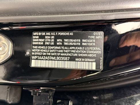 Certified 2021 Porsche Macan image 20