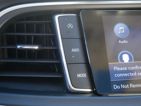 Used 2023 Buick Enclave Avenir w/ Avenir Technology Package image 31