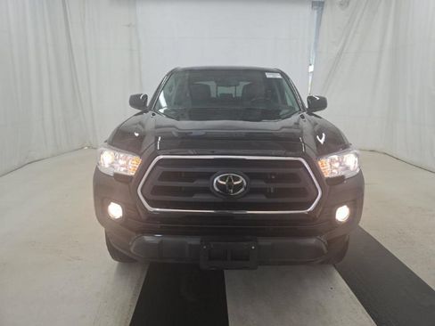 Used 2023 Toyota Tacoma SR5 AWD/4WD image 2