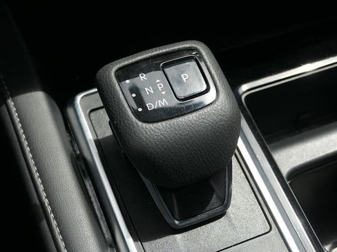 Used 2025 Nissan Pathfinder SV FWD image 35