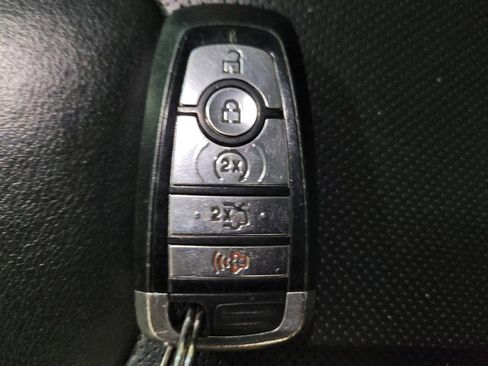 Used 2018 Ford Fusion Titanium AWD/4WD image 32