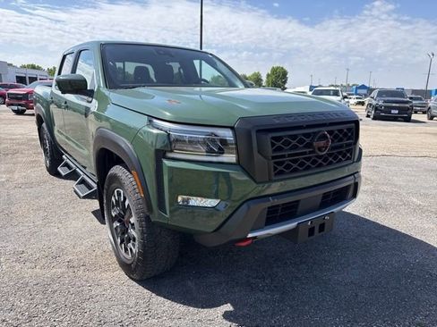 Used 2023 Nissan Frontier PRO-4X w/ Pro Convenience Package AWD/4WD image 5