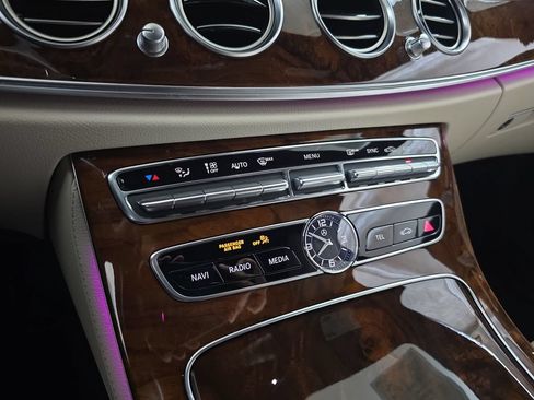 Used 2020 Mercedes-Benz E 350 4MATIC Sedan image 25