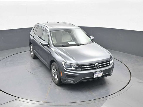 Used 2021 Volkswagen Tiguan SEL AWD/4WD image 29