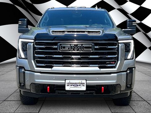 Used 2024 GMC Sierra 3500 AT4 w/ AT4 Premium Plus Package AWD/4WD image 3
