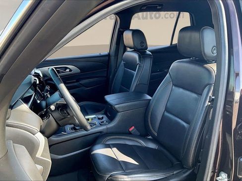 Used 2023 Chevrolet Traverse LT image 20