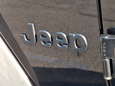 Used 2022 Jeep Wrangler Sport AWD/4WD image 29