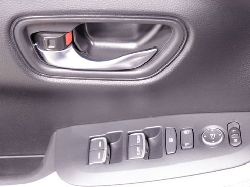 Used 2024 Honda HR-V EX-L image 24