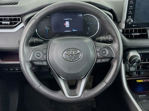 Used 2022 Toyota RAV4 Limited image 18