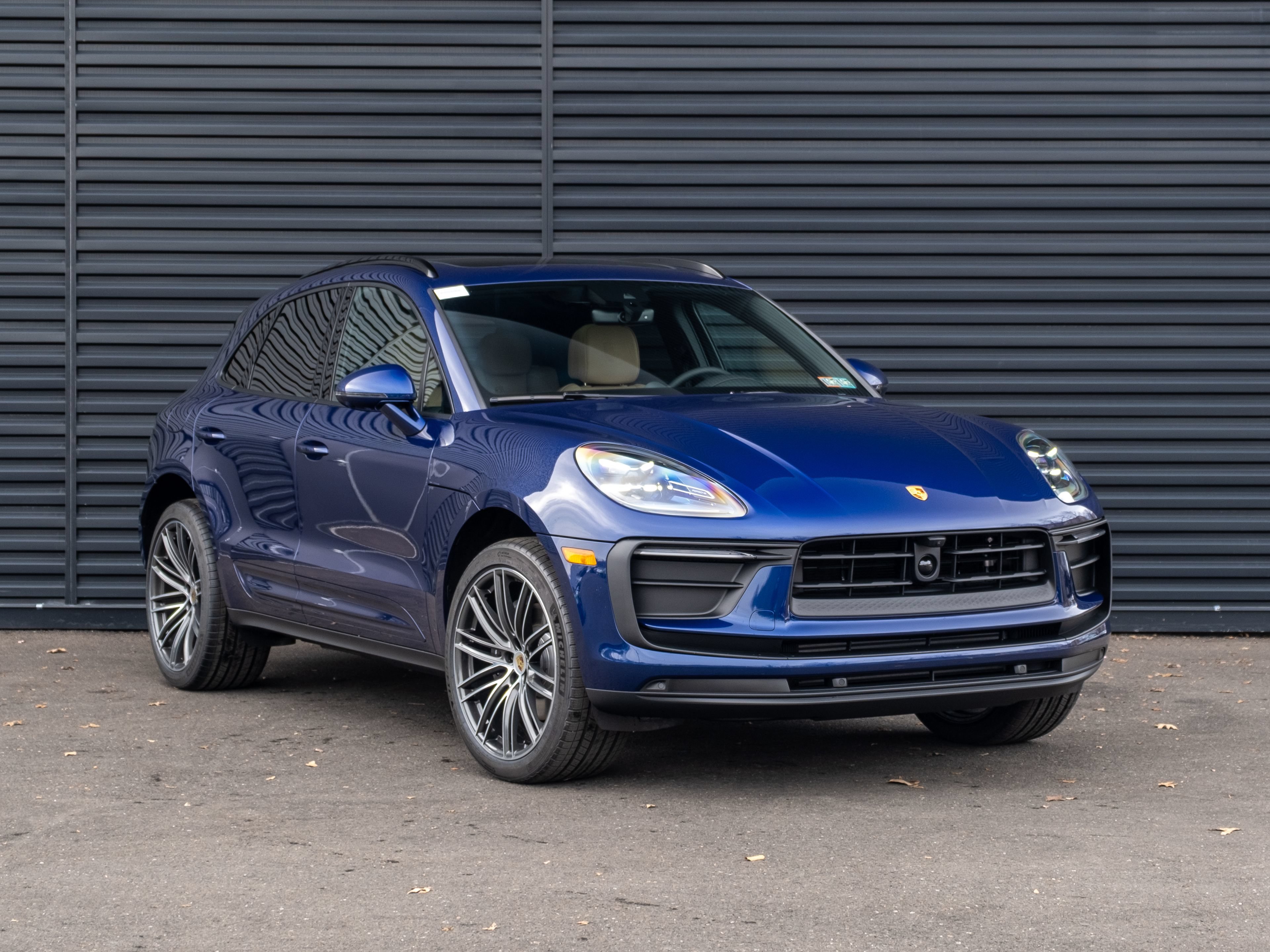 Certified 2026 Porsche Macan AWD/4WD image 10