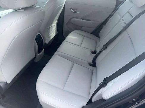 Used 2024 Hyundai Kona Limited image 9