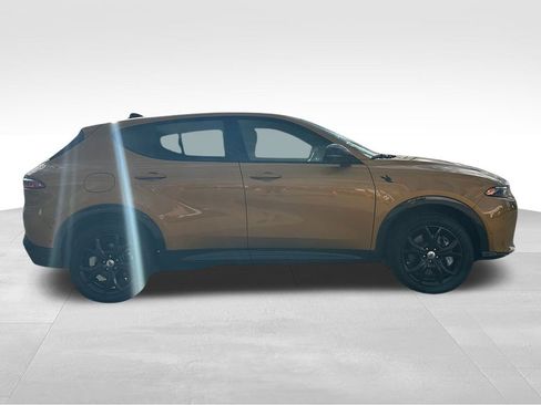 Used 2024 Dodge Hornet R/T Plus w/ Tech Pack Plus w/o Parking image 4