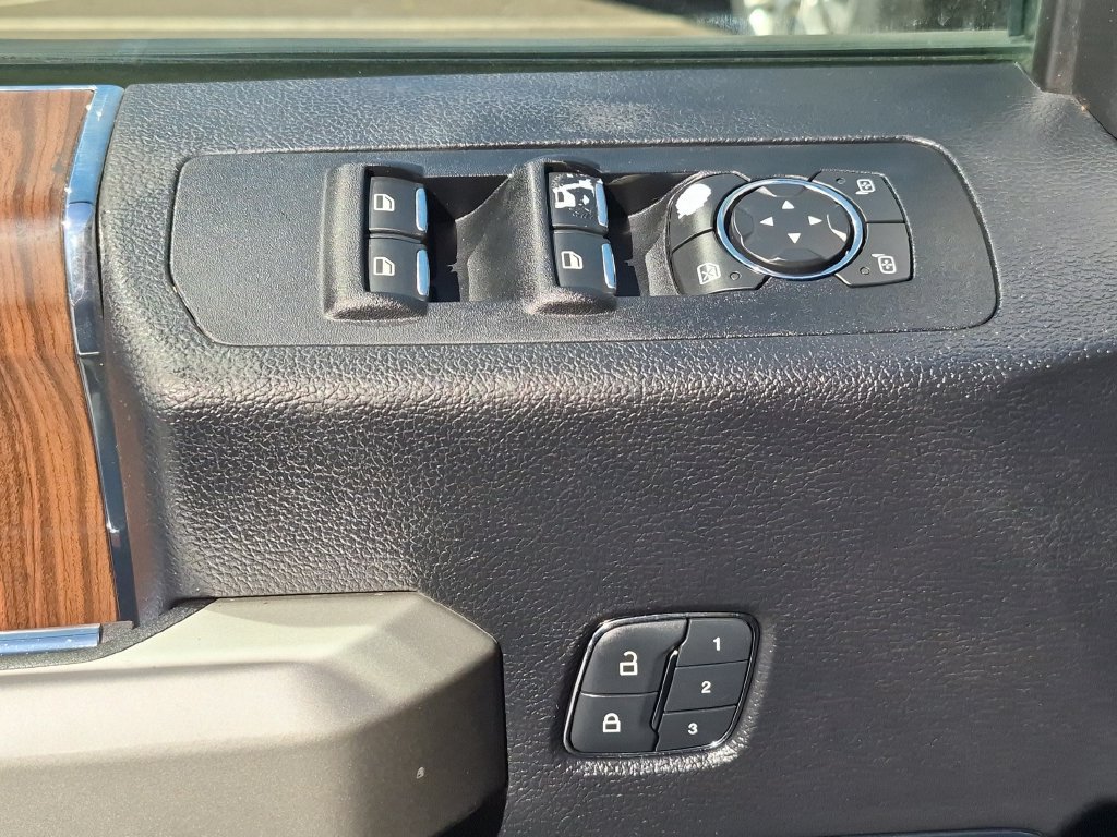 Used 2016 Ford F150 Lariat w/ Equipment Group 502A Luxury AWD/4WD image 18