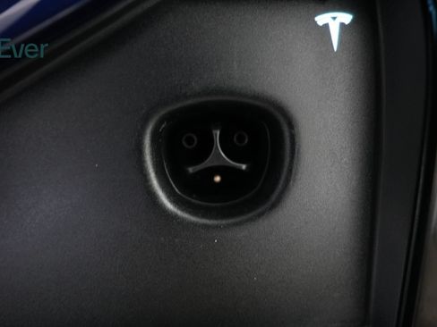 Used 2023 Tesla Model X AWD/4WD image 10