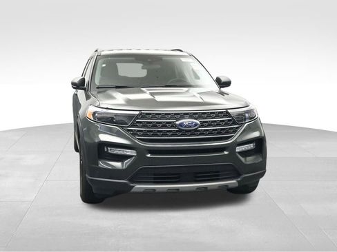 Used 2024 Ford Explorer XLT w/ Equipment Group 202A AWD/4WD image 8