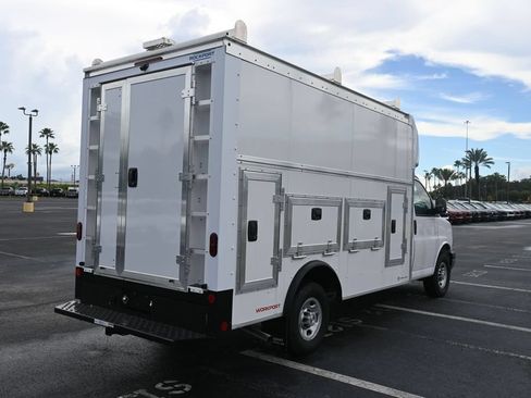 Used 2026 Chevrolet Express 3500 w/ Power Convenience Package RWD image 5