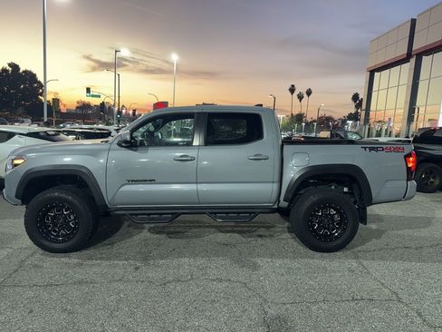 Used 2019 Toyota Tacoma TRD Off-Road image 5