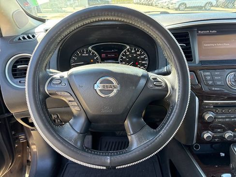 Used 2015 Nissan Pathfinder SL w/ SL Tech Package image 18