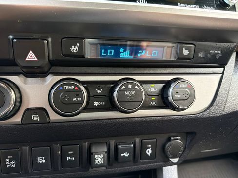 Used 2023 Toyota Tacoma Limited AWD/4WD image 12