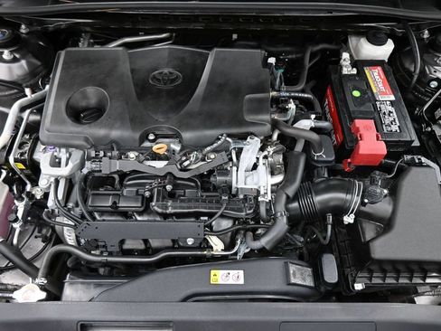 Used 2018 Toyota Camry XSE FWD image 17