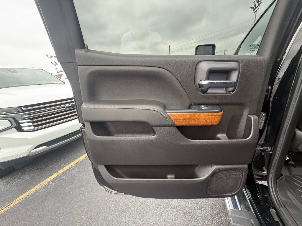 Used 2019 Chevrolet Silverado 2500 High Country w/ Duramax Plus Package AWD/4WD image 18