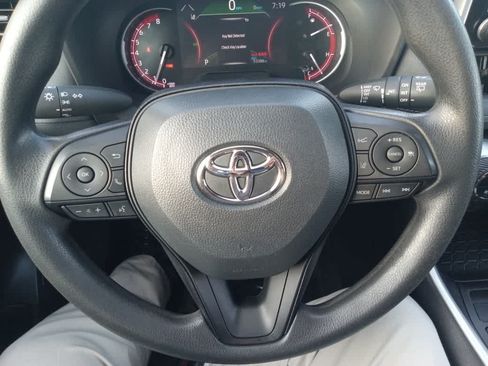 Used 2023 Toyota RAV4 XLE AWD/4WD image 15