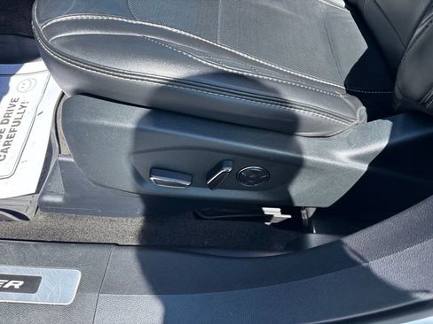 Used 2018 Ford Explorer Platinum AWD/4WD image 13
