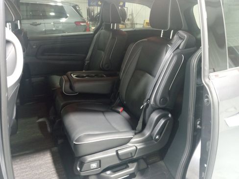 Used 2023 Honda Odyssey Elite image 11