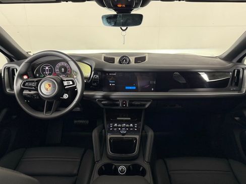 New 2025 Porsche Cayenne Coupe image 21