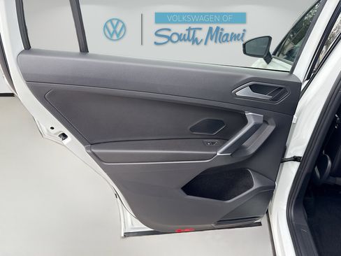 Certified 2020 Volkswagen Tiguan SE R-Line image 23