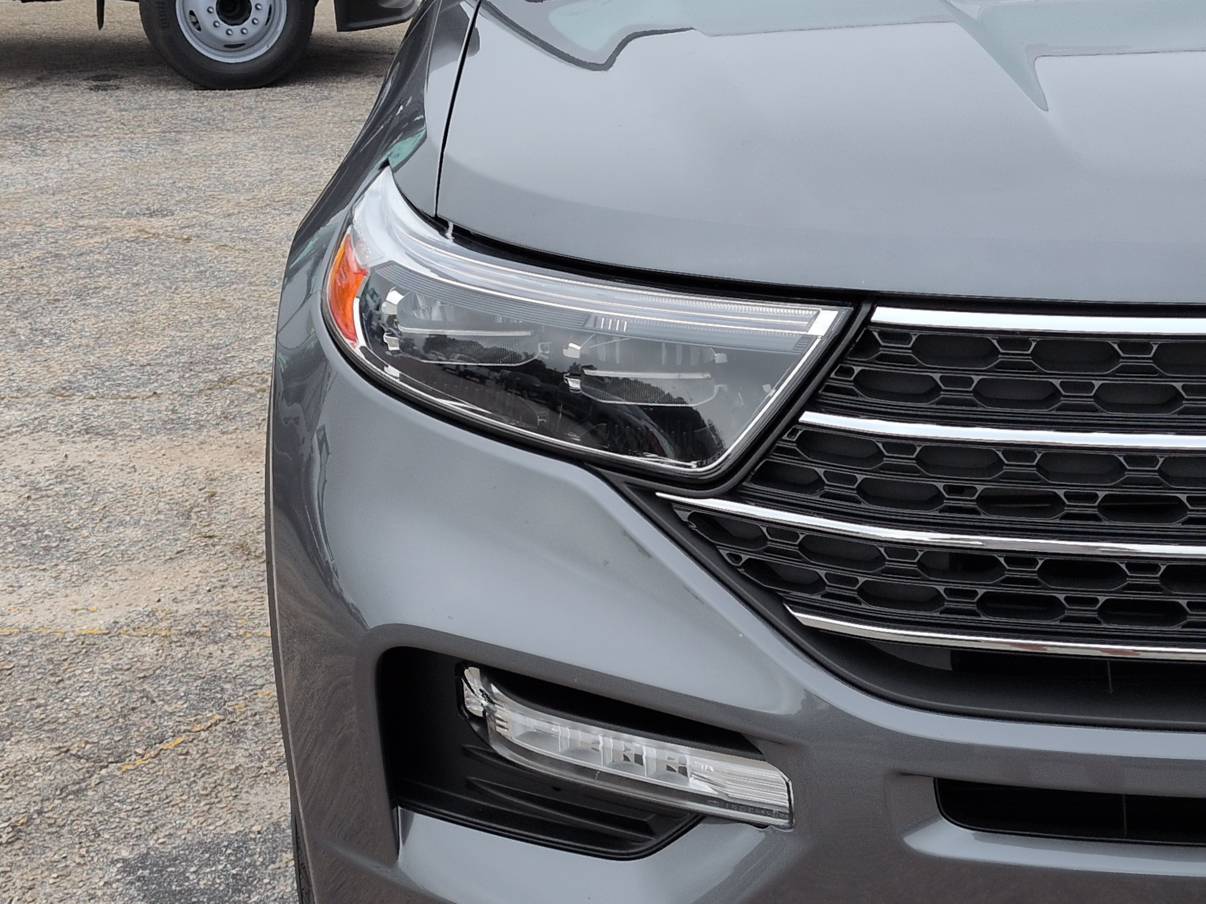 Used 2022 Ford Explorer XLT w/ Equipment Group 202A RWD image 8
