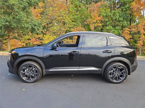 New 2026 Nissan Kicks SR w/ SR Premium Package AWD/4WD image 5