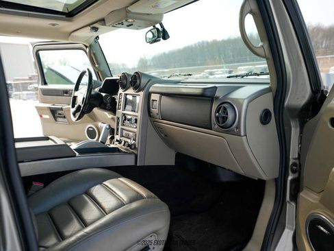 Used 2003 HUMMER H2 w/ Preferred Equipment Group image 41