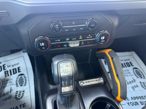Used 2024 Ford Bronco Badlands w/ Sasquatch Package AWD/4WD image 17