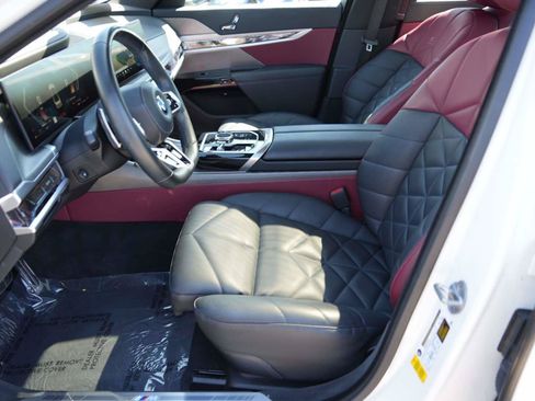 Used 2023 BMW 740i w/ Parking Assistance Package RWD image 16