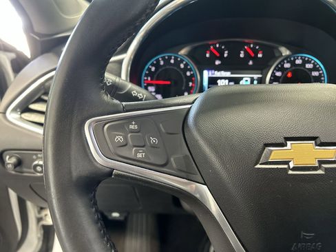 Used 2018 Chevrolet Malibu LT FWD image 18