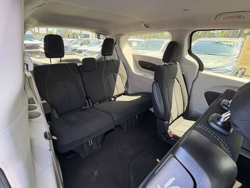 Used 2023 Chrysler Voyager LX FWD image 23