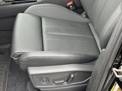 New 2025 Audi Q5 Prestige image 16