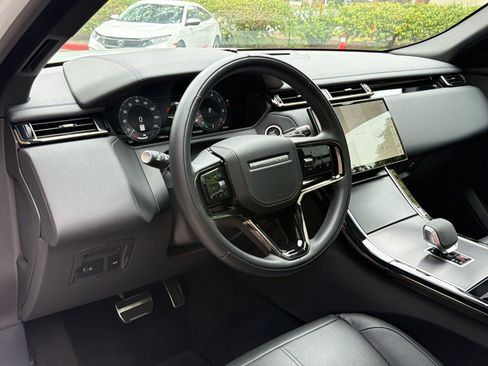 Used 2026 Land Rover Range Rover Velar Dynamic SE AWD/4WD image 4