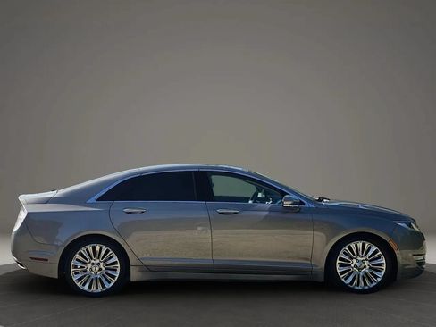 Used 2016 Lincoln MKZ w/ Equipment Group 300A Reserve FWD image 8