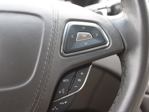 Used 2020 Lincoln MKZ image 11