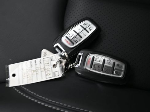 Used 2024 Chrysler Pacifica Touring-L FWD image 29