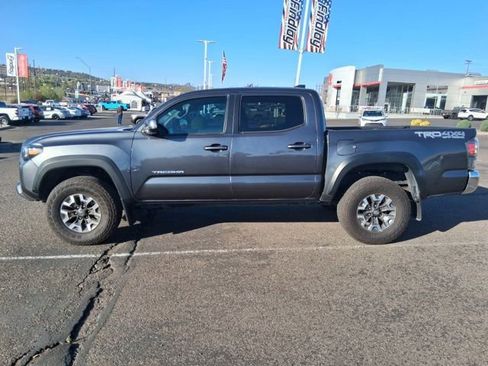 Certified 2023 Toyota Tacoma TRD Off-Road image 2