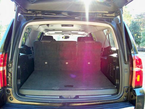 Used 2015 Chevrolet Suburban LTZ image 14